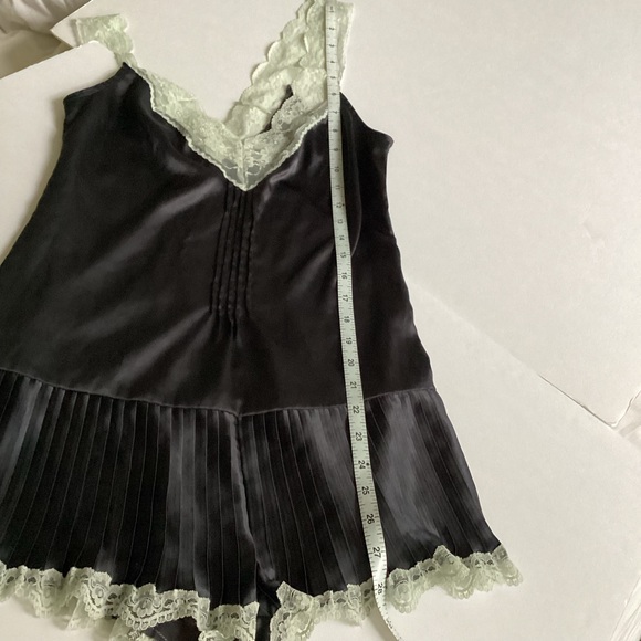 Victoria’s Secret Babydoll Romper Teddy Medium Black Satin Lace Fairy Goth Y2K - Picture 15 of 16